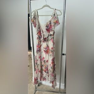 Two piece floral skirt set. Elastic around back and waistline